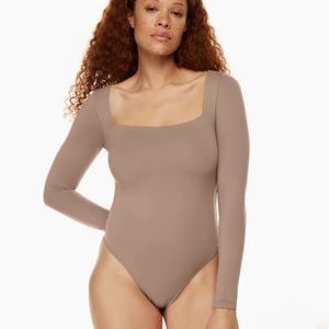 Aritzia Babaton Contour Square Neck Bodysuit Size XS